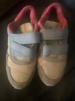 Nike Sneaker, Turnschuhe,Sportschuhe Gr. 33 UK 12,5 Baden-Württemberg - Waibstadt Vorschau