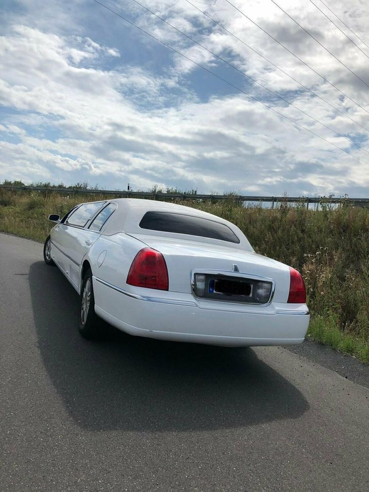 LINCOLN TOWN CAR Stretchlimousine Mieten in NRW in Erkelenz