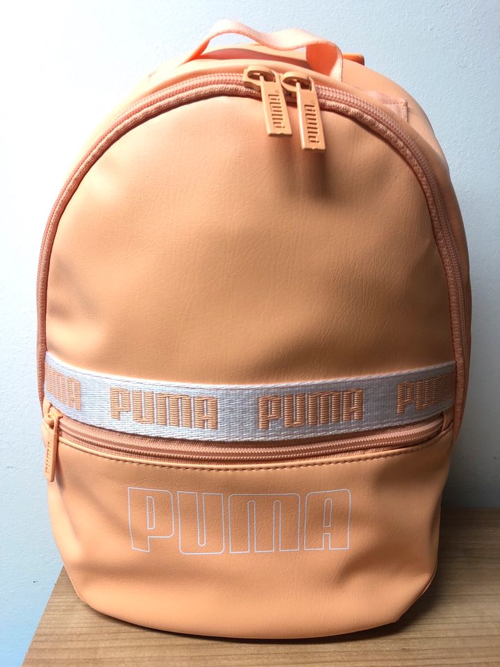 PUMA RUCKSACK klein in Lederoptik APRICOT lachsfarben RAR wie NEU in Leipzig