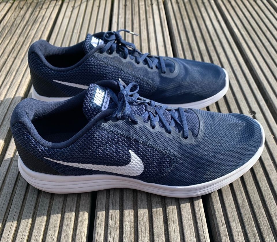 NIKE REVOLUTION 3 'BLUE WHITE' Gr. 49,5 in Henstedt-Ulzburg