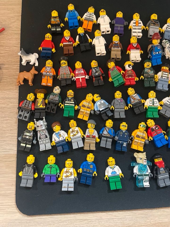 90+ Lego Minifiguren Zubehör etc in Bergisch Gladbach
