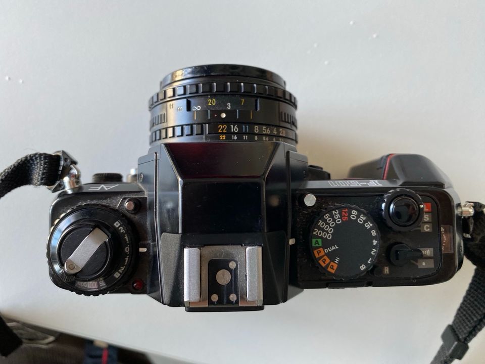 Nikon F-501 AF mit 50mm f1.8 Series E Analogkamera in Freiburg im Breisgau