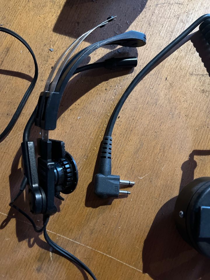 Motorola Funkgerät Headset zwei Stück in Fürth