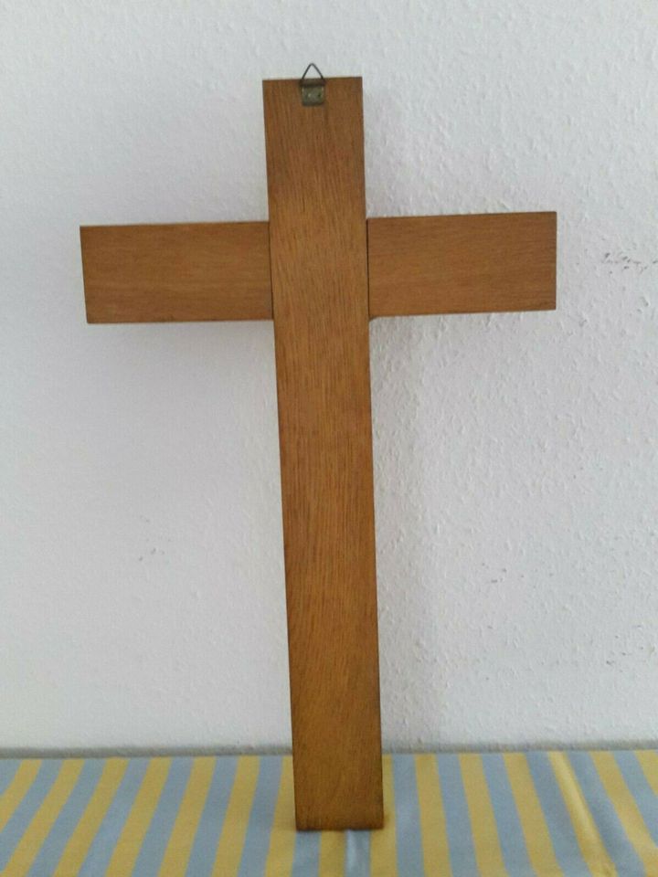 Wandkreuz, Material Holz, Jesus am Kreuz, aus den 50er Jahren. in Ratingen