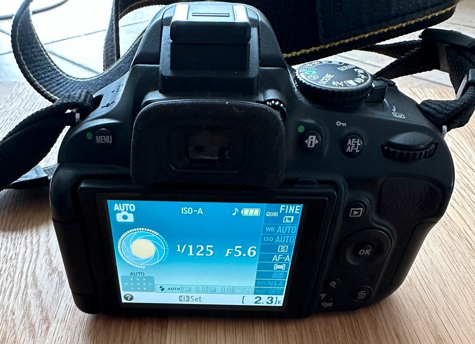 Nikon 5100 Spiegelreflexkamera mit Tamron 18-270 in Germering