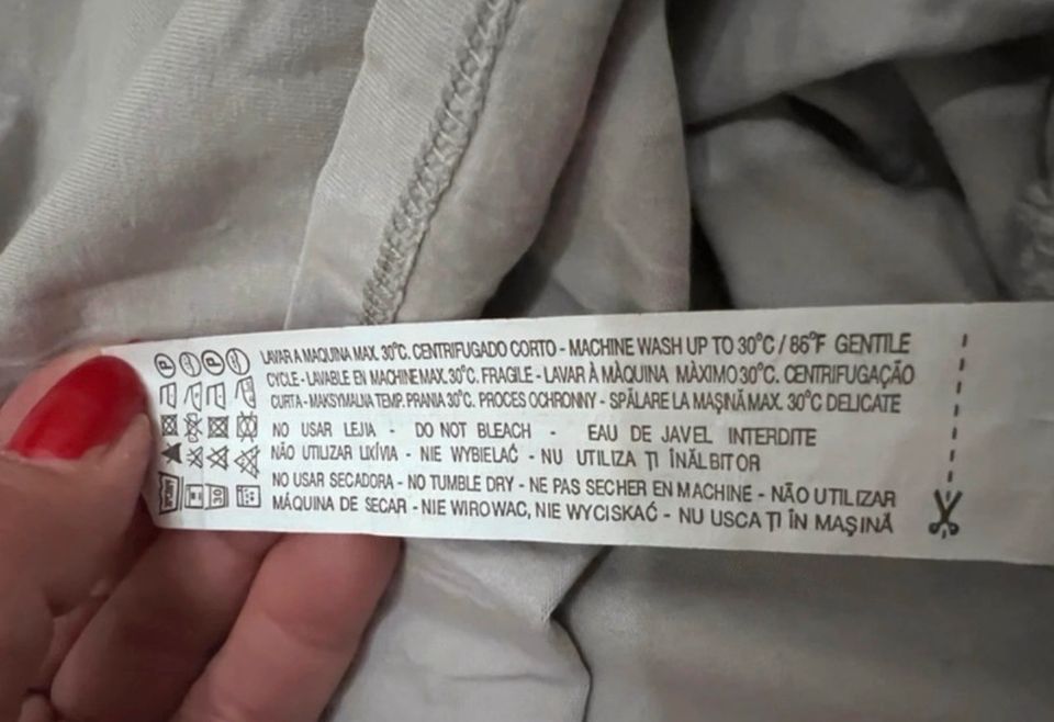 Hübsches Mädchen Shirt mit Verzierung Zara Größe 164 in Berlin