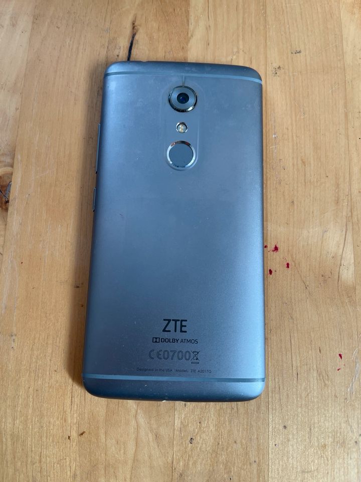 ZTE Axon 7 in Waiblingen