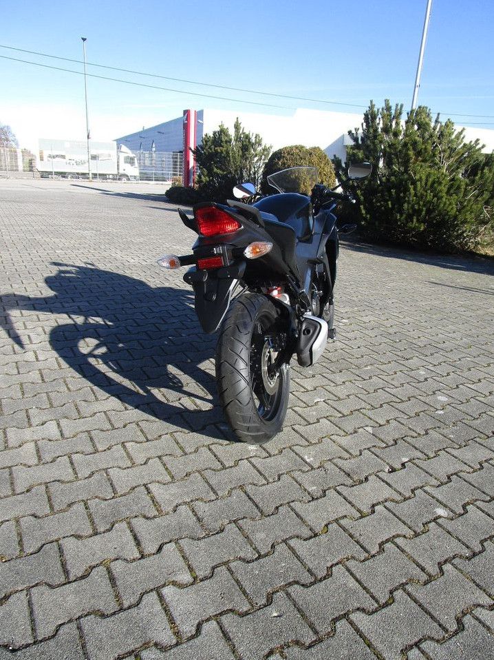 CBR 125 Bj. 12 in Stetten