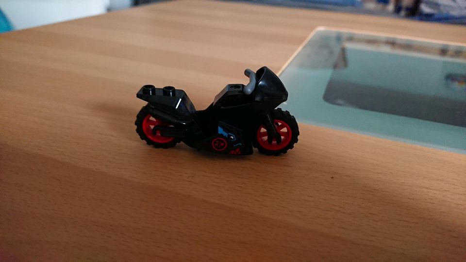 Lego Ninjago Staffel 8 Garmadons Motorradgang Figuren, Fahrzeuge in Lichtenau