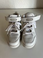 Kinder Weiss sneaker adidas Gr 30/31 Neuhausen-Nymphenburg - Neuhausen Vorschau