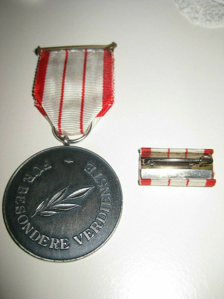 Bandspange Anstecker Orden DRK Deutsches Rotes Kreuz Landesverban in Ziethen