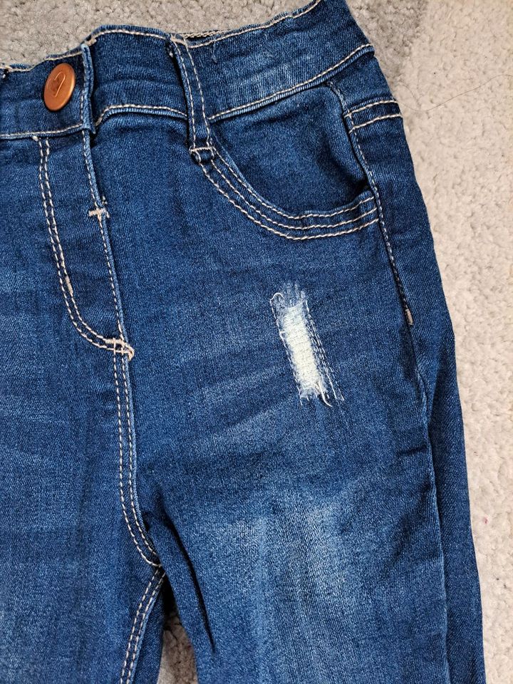 Jeans Hose 98 dunkelblau blau neu mädchen Herz in Lörrach