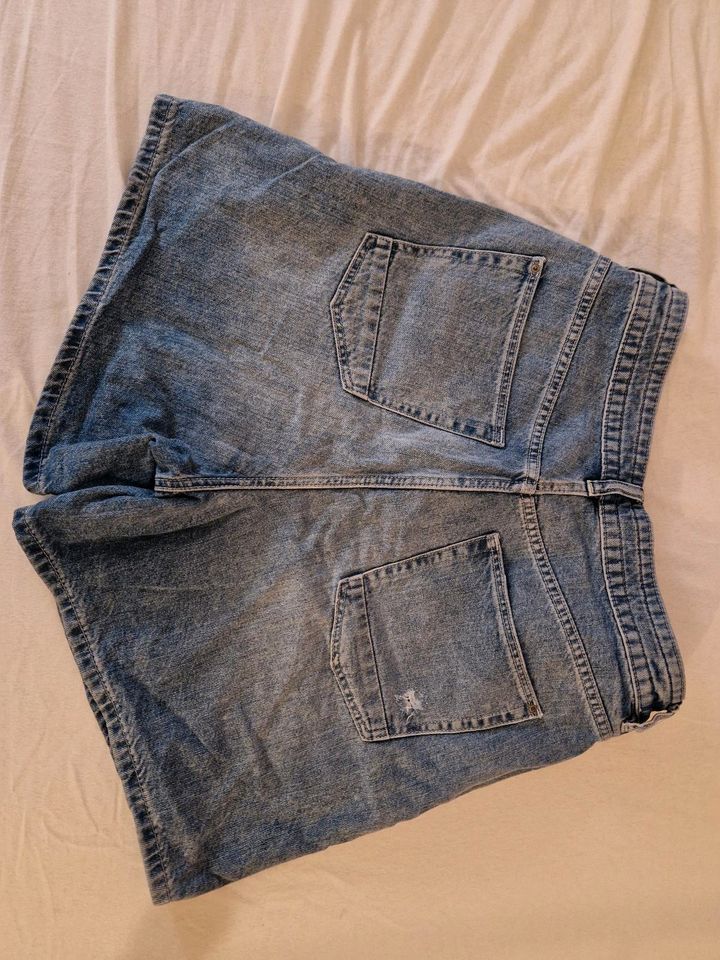 Jeans Shorts WAIST 30 in Hamburg