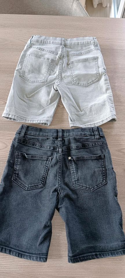 H&M Jeansshorts Gr. 122 in Mildstedt