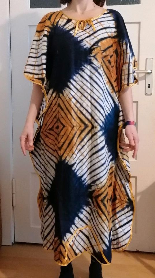 Kleid aus afrikanischem Stoff in Berlin