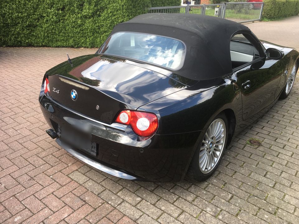 BMW Z4 3.0i e85 Roadster in Hamburg