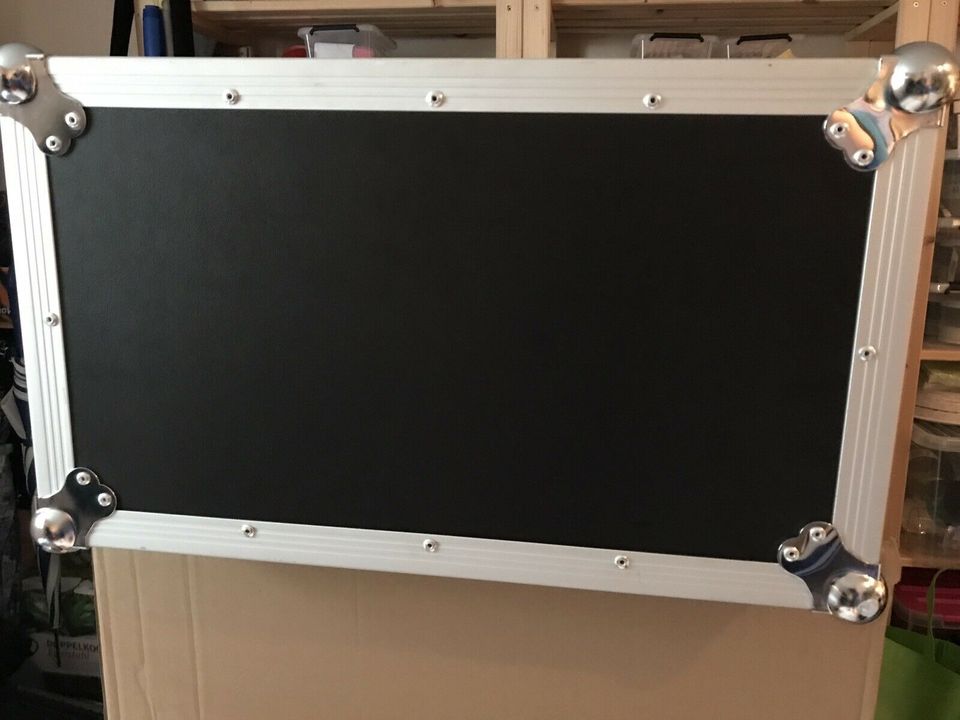 19" L-Rack 4HE/10HE + Laptopablage in Pleystein