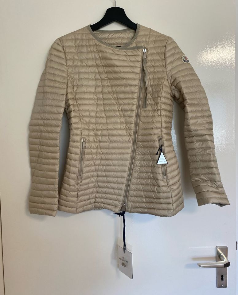 Original Moncler Damen Daunenjacke gesteppt Beige Gr. 34 NEU in Berlin