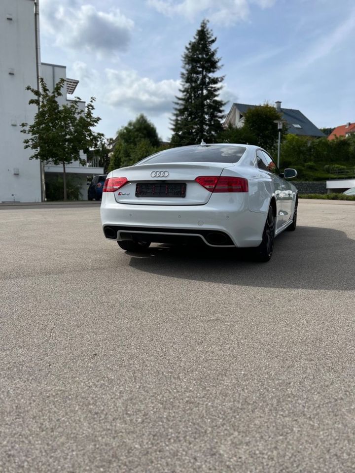 Audi RS5, Panorama/Schiebedach, Leder, 8-fach bereift in Oberkochen