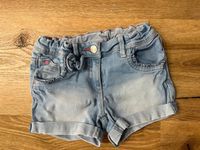 Süße! Jeans Shorts mit Schleife + verstellbarer Bund Gr. 110/ 116 Hessen - Schlüchtern Vorschau