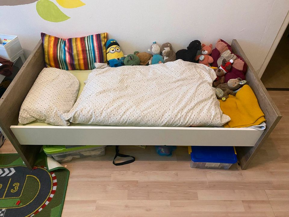Gitterbett umbaubar zum Kinderbett in Dresden