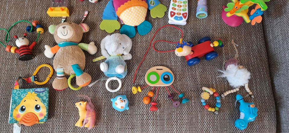 Super Spielzeuge Baby in Villingen-Schwenningen