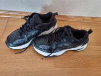 Nike Schuhe 39 1/3 schwarz weiß tekno m2k Düsseldorf - Holthausen Vorschau