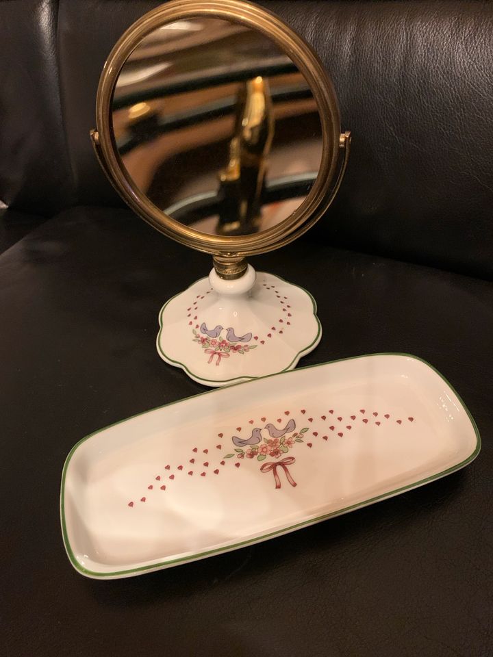 Vintage Kosmetik Spiegel mit Schälchen in Germering