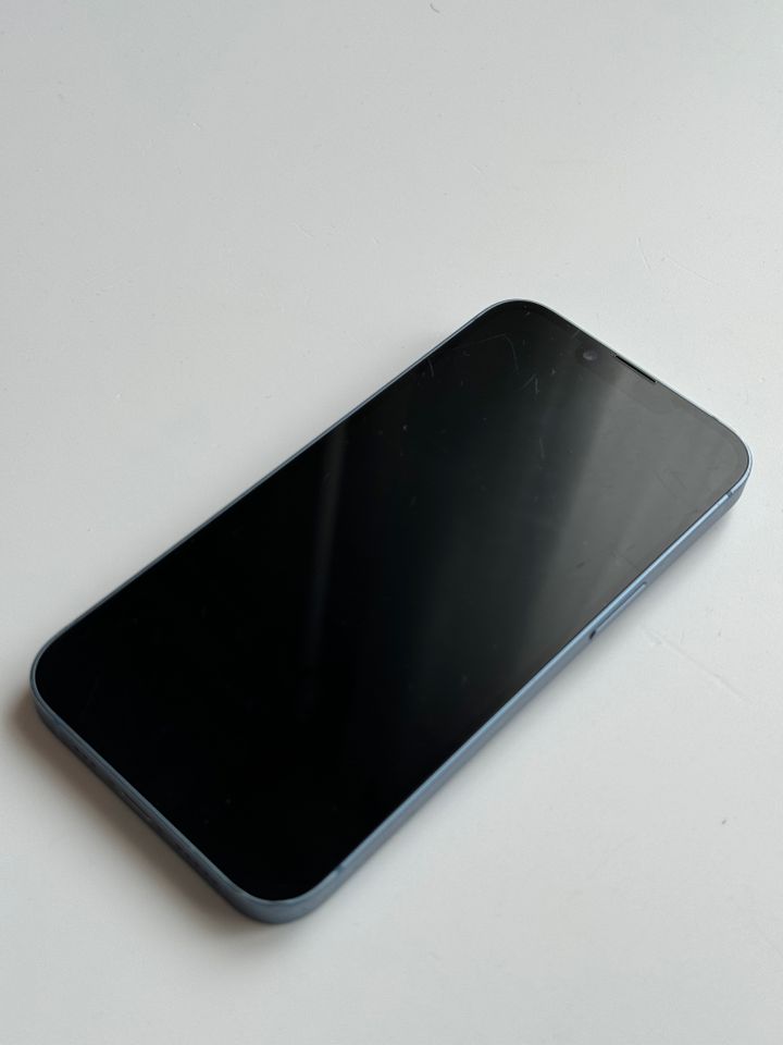 Apple iPhone 14 - 128GB - Blau - Blue + Garantie in Berlin