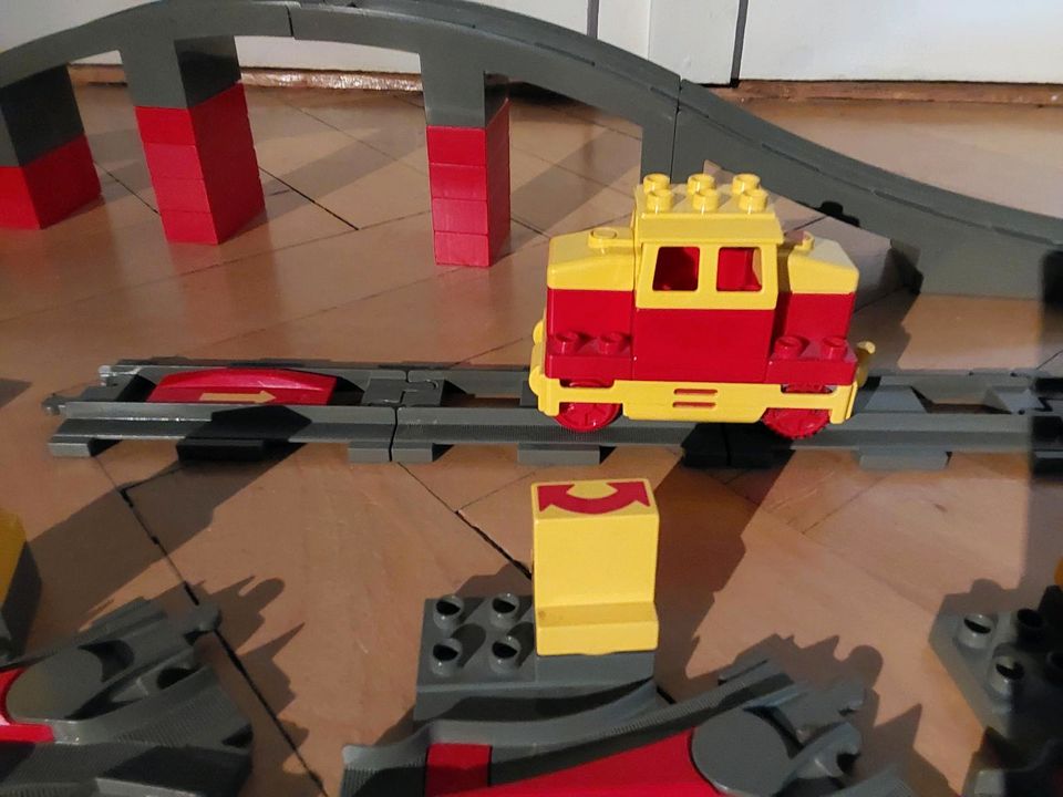 Großes Lego Duplo Eisenbahn Set Vintage in Berlin
