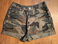 Damen Shorts, kurze Hose,Größe XS,khaki,Tarnmuster,Military-Look Essen - Essen-Stadtmitte Vorschau