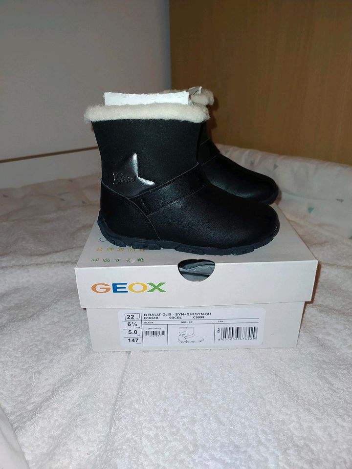 Geox Winterstiefel, MädchenSchuhe gr. 22 neu in Wallichen