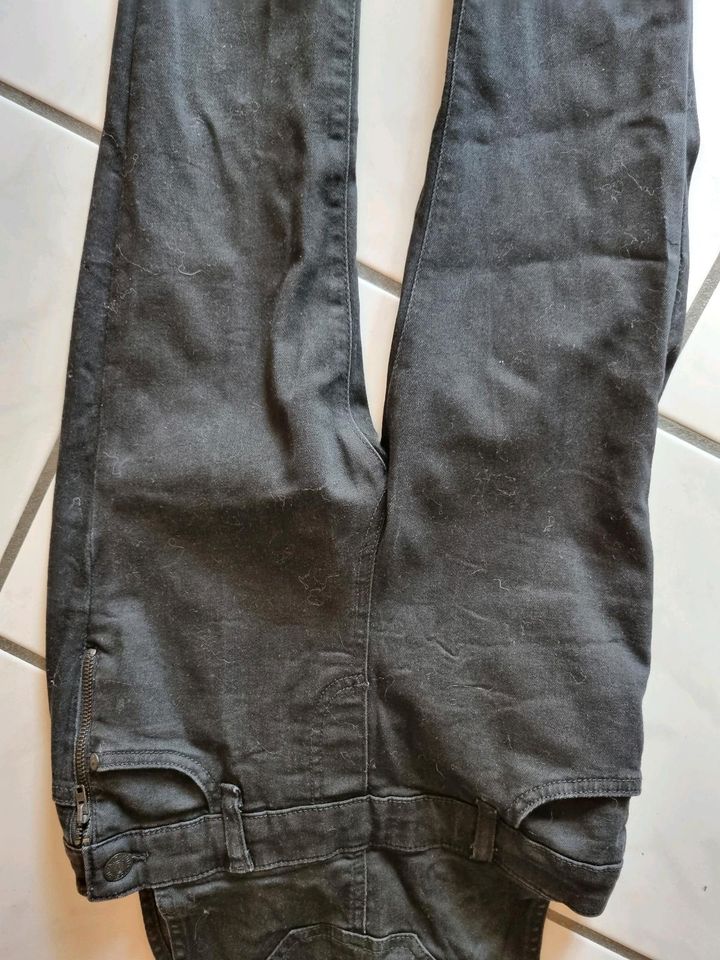 Jeans Latzhose Gr.152               wie neu  ! in Selm