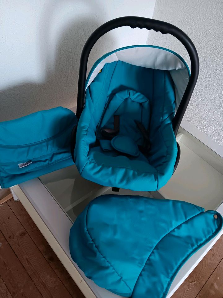 Babyschale kindersitz blau in Burgstädt