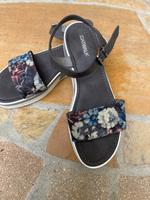 Sandalen, Sandaletten 41 neuwertig „Catwalk“ Plateau Sachsen-Anhalt - Lützen Vorschau