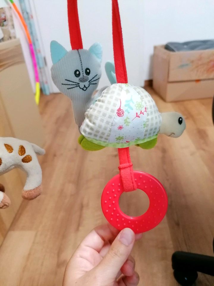 Kinderwagenkette, Bettchen Spielzeug Sophie la Girafe in Gründau