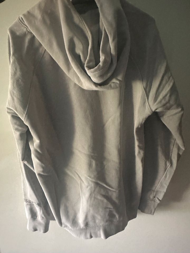 Essentials Hoodie grau L in Hamburg