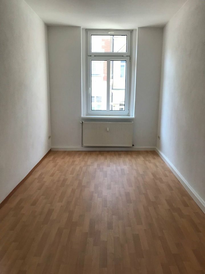 Große helle 7 Raum - Wohnung mit 5 Schlafzimmern und Balkon im Zentrum in Plauen