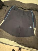 Adidas kurze Hose Gr 176 (für S Träger) Saarland - Marpingen Vorschau
