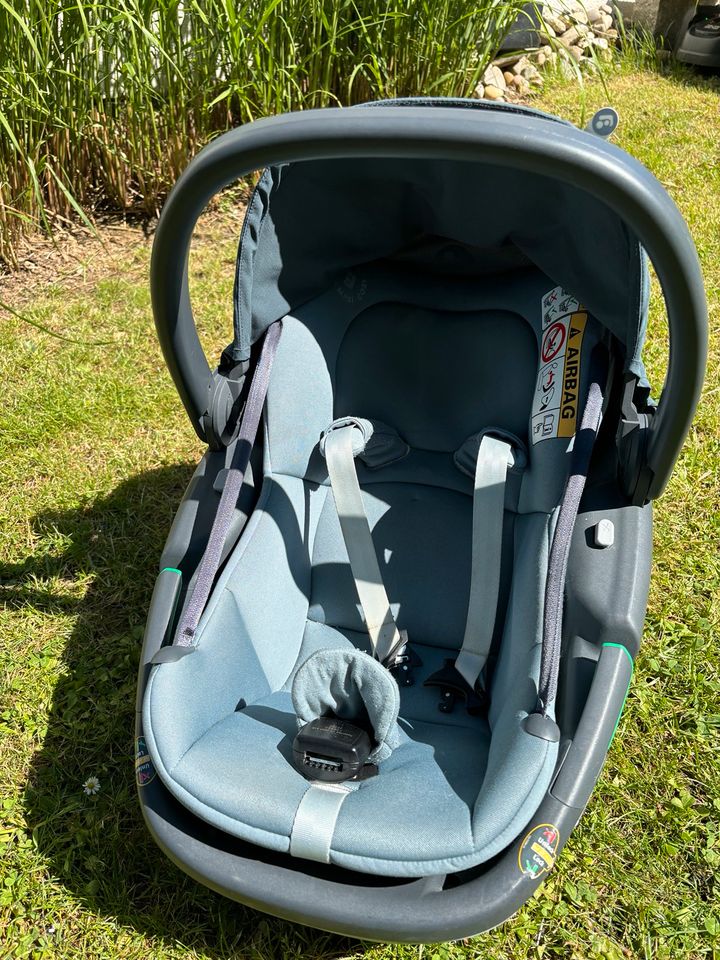 Maxi Cosi Coral 360 i-size isofix Babyschale Kindersitz in Konstanz