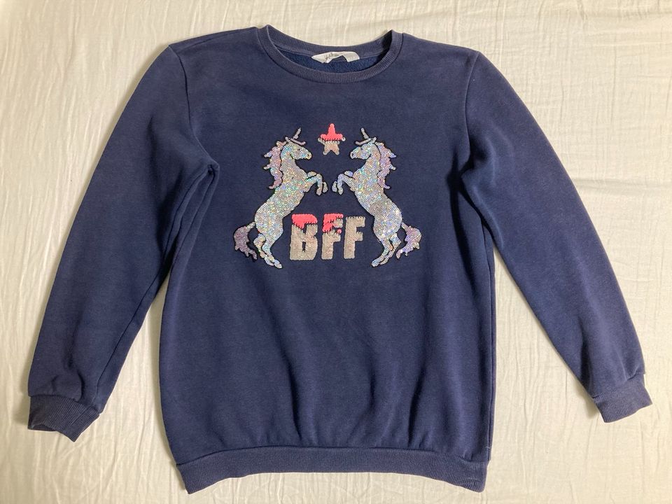 H&M Pulli 146/152 Mädchen Pailetten Einhorn dunkelblau Sweatshirt in Karlsruhe