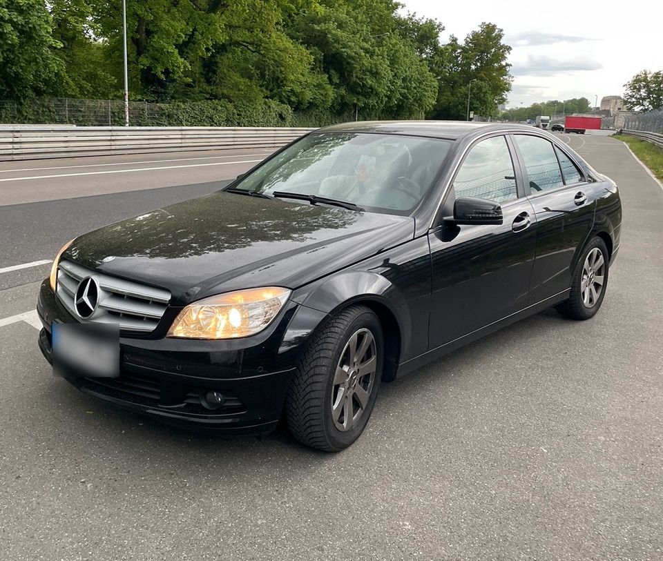 Mercedes-Benz C 200 CDI Lim Autom Klimaautom Sitzheiz PDC Aluz in Nürnberg (Mittelfr)