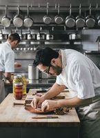 W/M Koch Küchenhilfe für ein renommierte Restaurant Linz gesucht Rheinland-Pfalz - Linz am Rhein Vorschau