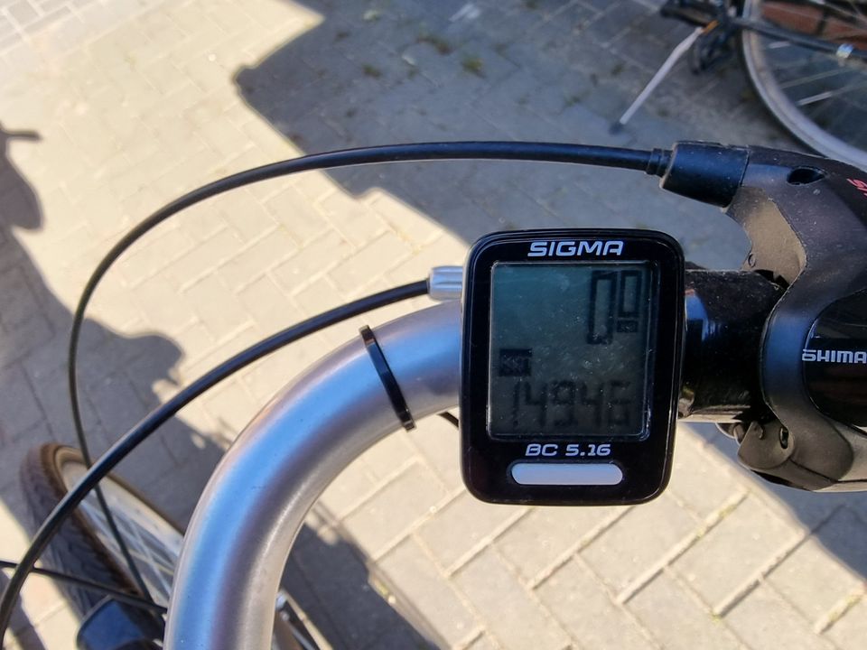 Damen Fahrrad 28 Zoll, 3 Jahre alt und gerade mal 150 KM gelaufen in Sulingen