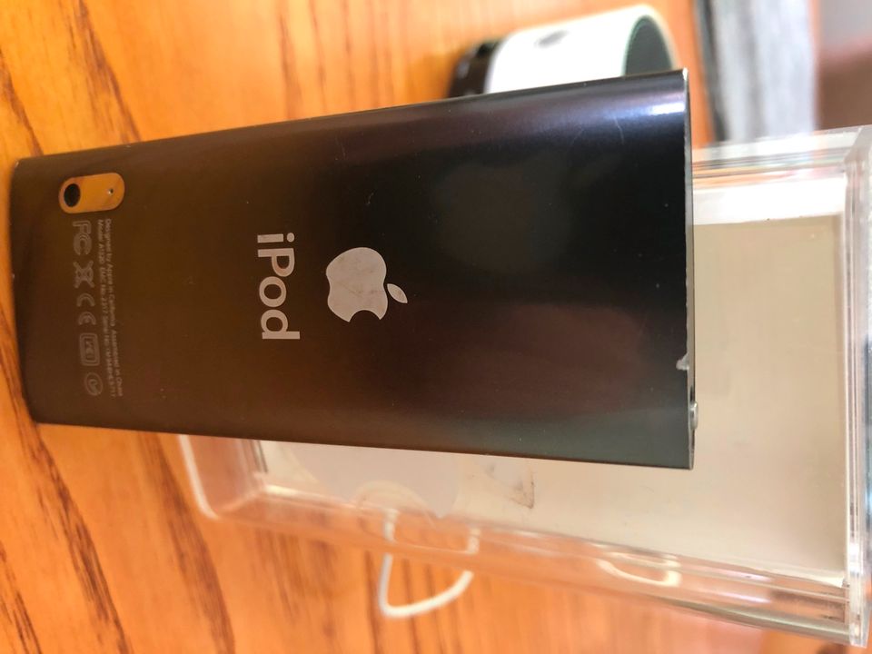 Apple IPhone 7 black, IPod Nano 8 GB in München