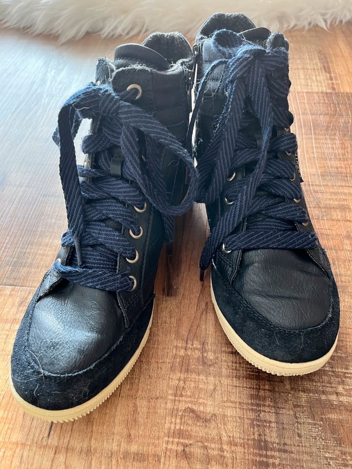 Coole Ankle Sneakers von Esprit - Gr. 38 - blau in Münzenberg