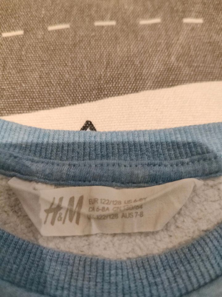 H&M Sweat Pullover Pulli hellblau Top 122/128 "own the day" in Würzburg