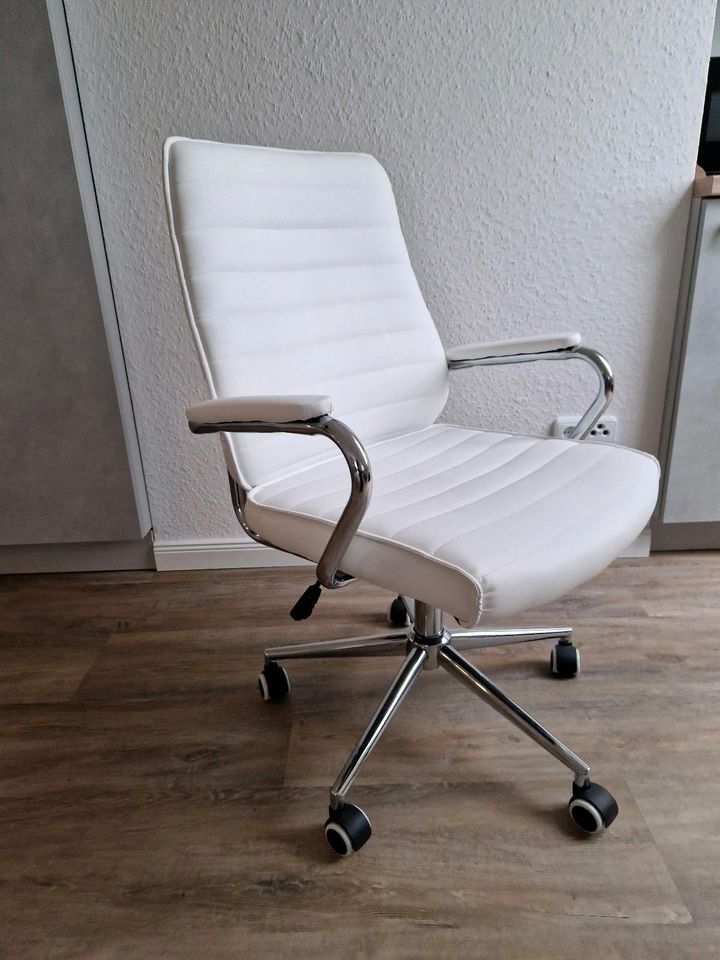 Bürostuhl / Schreibtischstuhl, weiß, chrom in Bremen