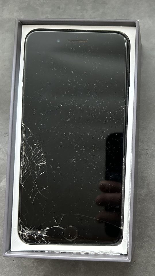 Iphone 8 Plus Defekt in Augustdorf