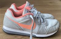 SportShuhe sneaker Nike MD Runner 2 Gr.38 CM 24 Düsseldorf - Pempelfort Vorschau